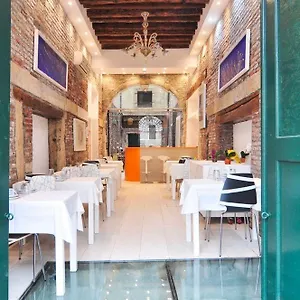 Al Mascaron Ridente 3*, Venetië Italië