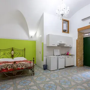 Nacity , Napels Italië
